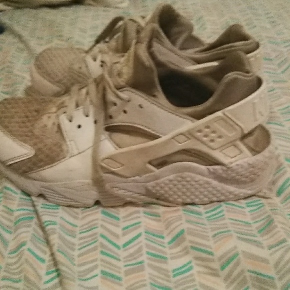 Shoes - Picture 2 of 4